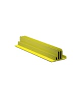 Bureaustandaard S Mocon, zwavel geel, drie vakken voor plaatsen van meerdere bords in verschillende formaten. Gemaakt van aluminium en staal met poedercoating. Maat 550x89x142 mm.